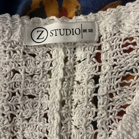 White mesh top 
One size - Picture 2 of 3